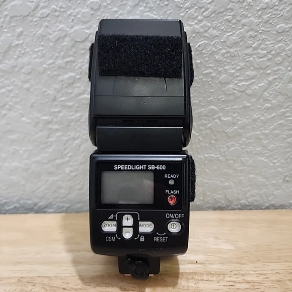 Nikon Speedlight SB-600 Mount Flash /Works GREAT!